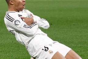 包含比赛局势复杂引发热议！，姆巴佩在皇家马德里比赛中晋级下一阶段上演精彩一战的词条-九游体育下载