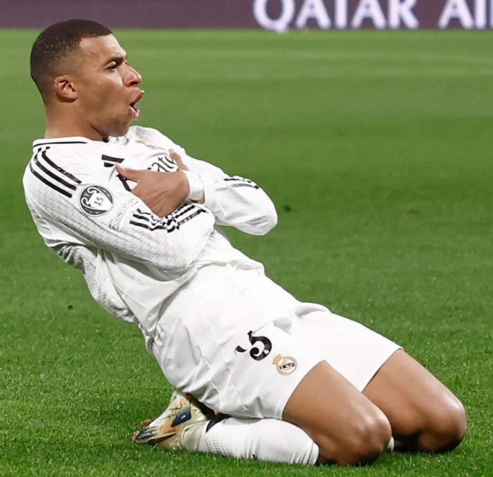 包含比赛局势复杂引发热议!,姆巴佩在皇家马德里比赛中晋级下一阶段上演精彩一战的词条 包含比赛局势复杂引发热议!,姆巴佩在皇家马德里比赛中晋级下一阶段上演精彩一战的词条