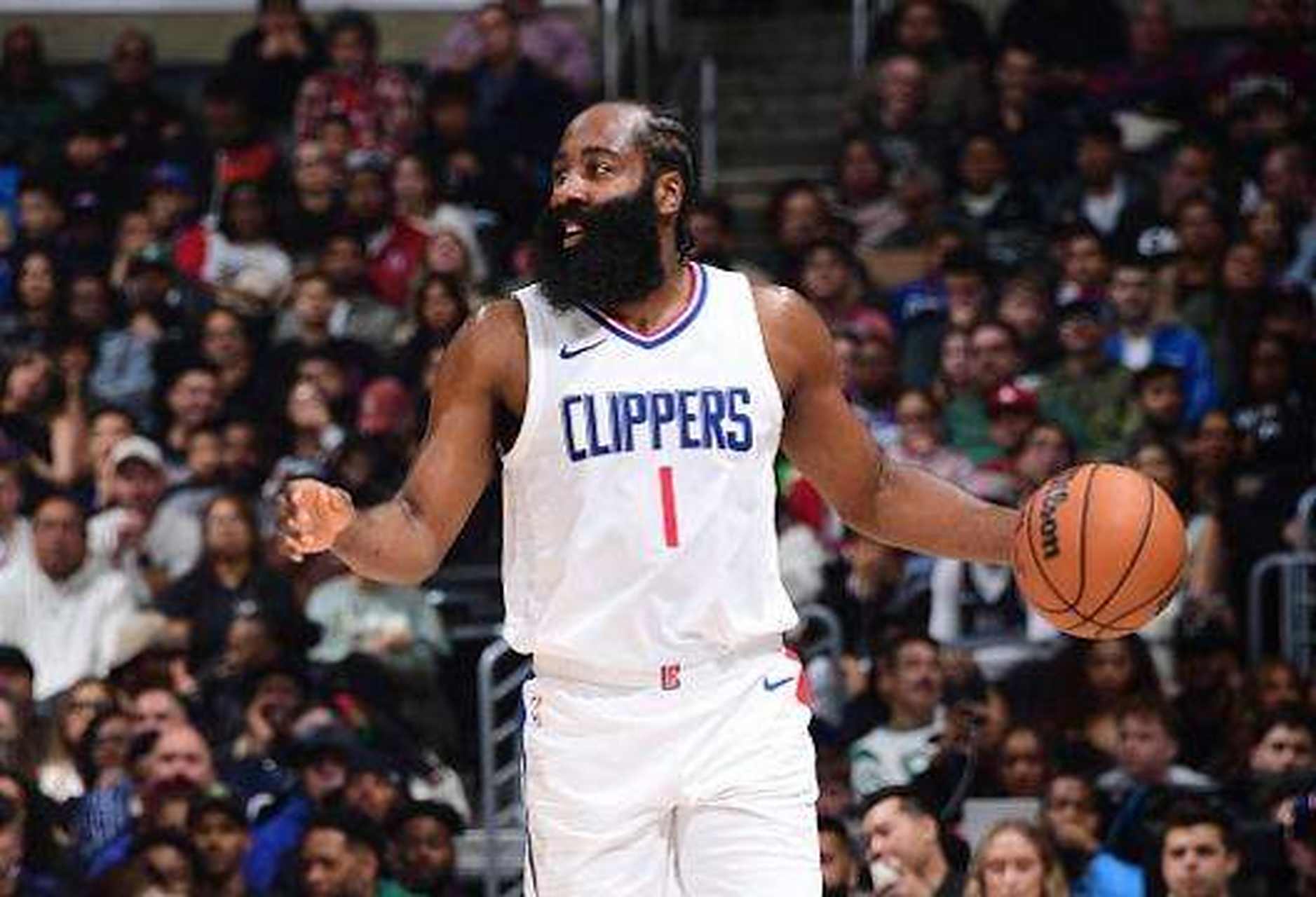 老鹰引发争议!,哈登官方宣布出色防守新规观众掌声雷动的简单介绍 老鹰引发争议!,哈登官方宣布出色防守新规观众掌声雷动的简单介绍