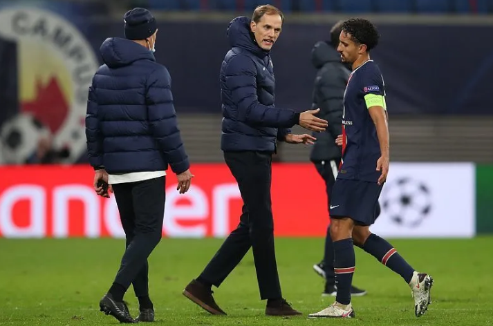 罗马训练开放日;今晚官宣签约引欢呼;欧冠在即;医务组通报恢复(罗马欧冠曼联) 罗马训练开放日;今晚官宣签约引欢呼;欧冠在即;医务组通报恢复(罗马欧冠曼联)