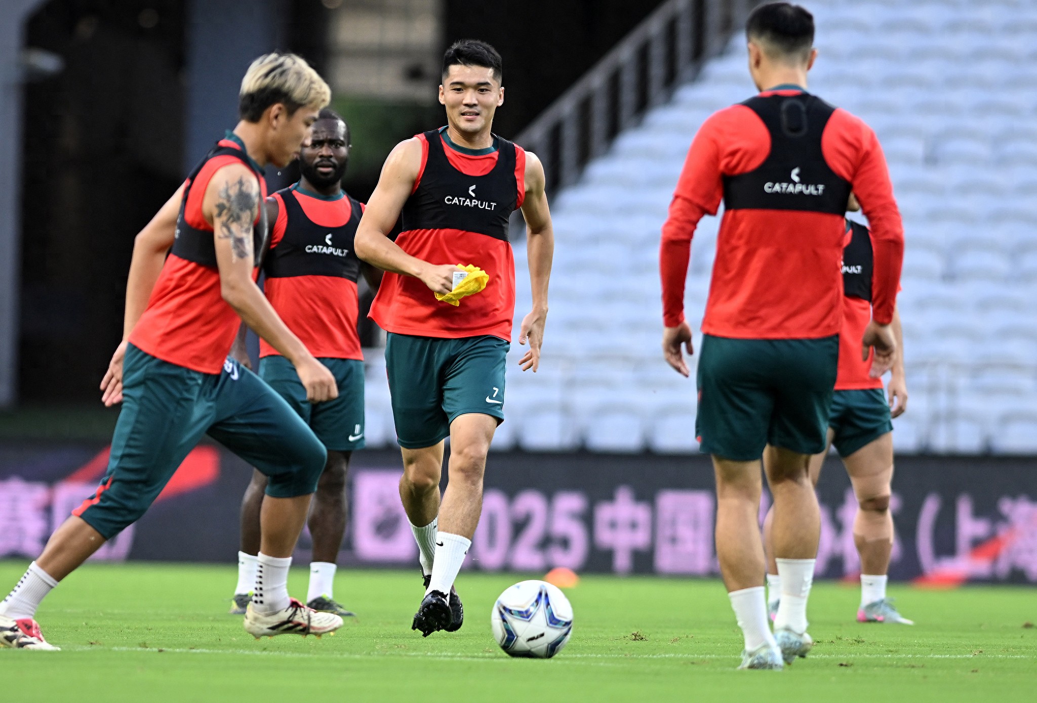 赛前山东泰山内部沟通——法国杯节点到来，态度坚定，球探报告显示潜力(山东泰山0比1横滨水手)